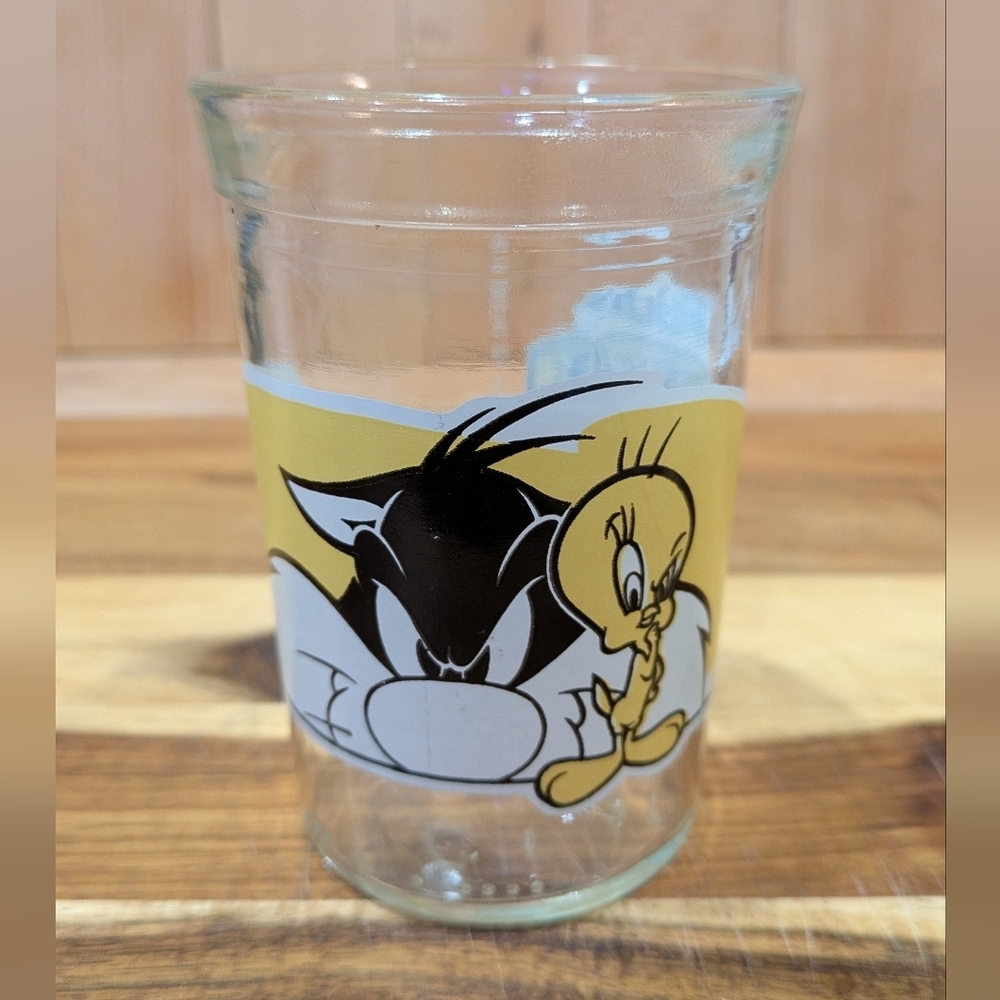 Looney Tunes Sylvester and Tweety Glass Welch's Collector Series 6